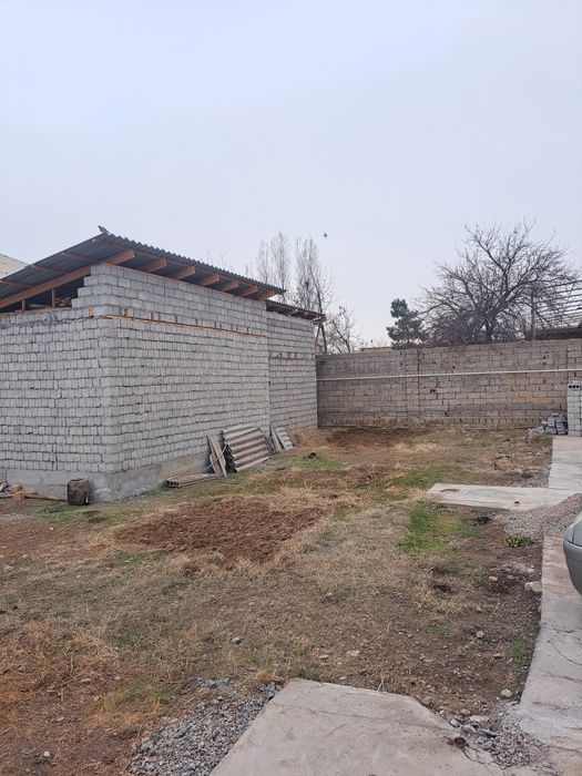 Uchastka 1,5 sotok yer sotiladi