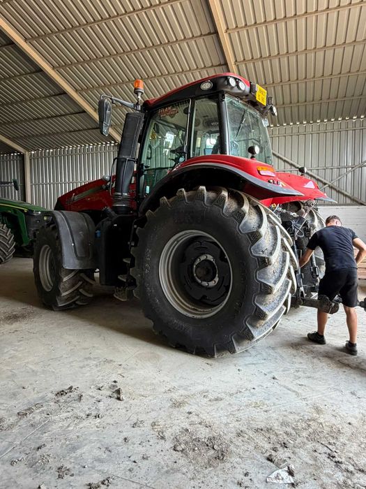 Vând tractor case  Magnum 280 cp