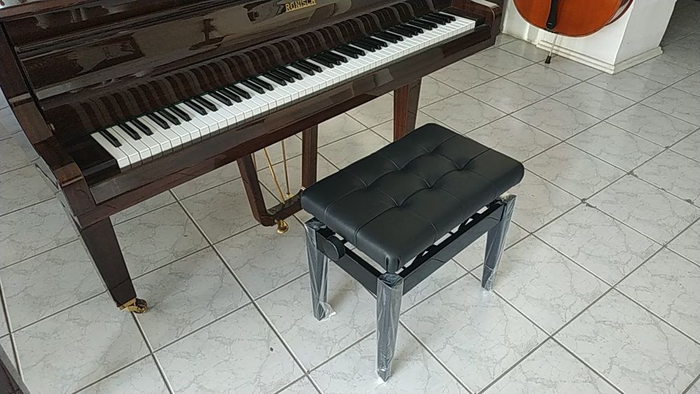 Рояль салонный. Royal