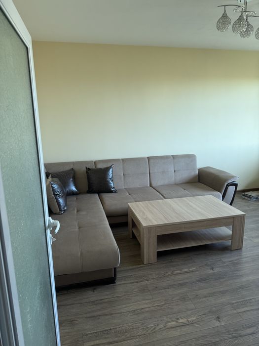 Дава се под наем Тристаен апартамент в Павликени - 80 кв.м за 328.95 € - Снимка #1