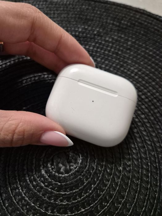 Iphone 16 128GB в гаранция + Apple Watch SE 2 + AirPods 3rd generation