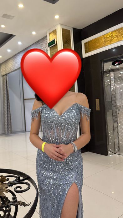 Элегантное вечернее платье