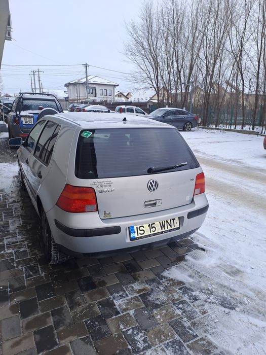 Se vinde masina in stare buna