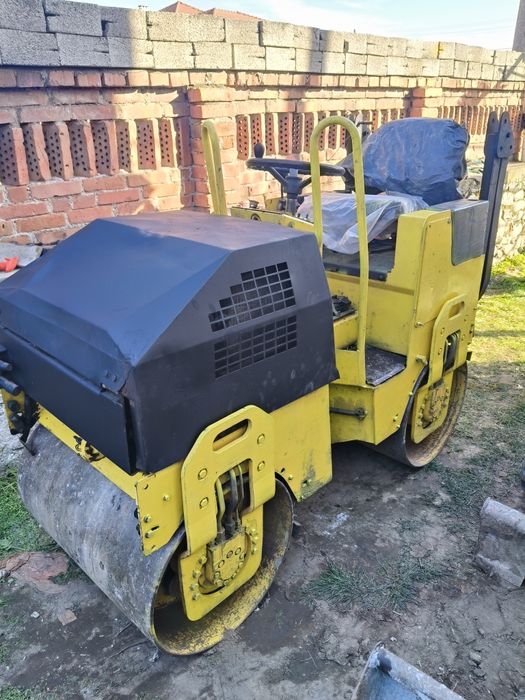 Валяк под наем и Услуги с мини багер 4 броя кофи 30 45 60см и планиров