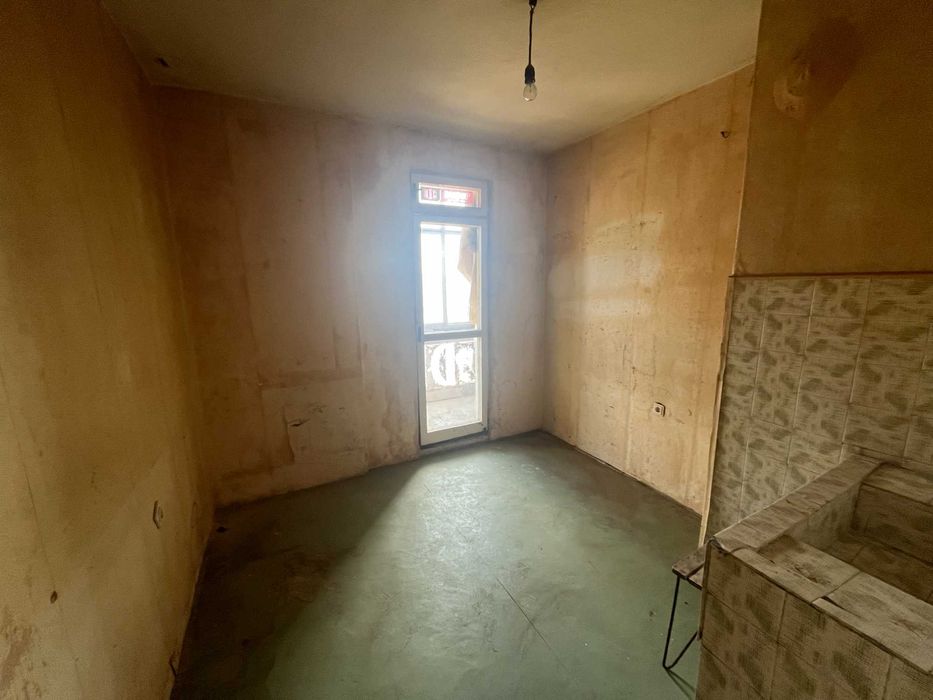 Продава се Едностаен апартамент в Казанлък - 45 кв.м за 1009 €/кв.м - Снимка #1