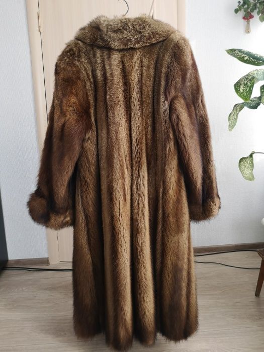 Продам норковую шубу