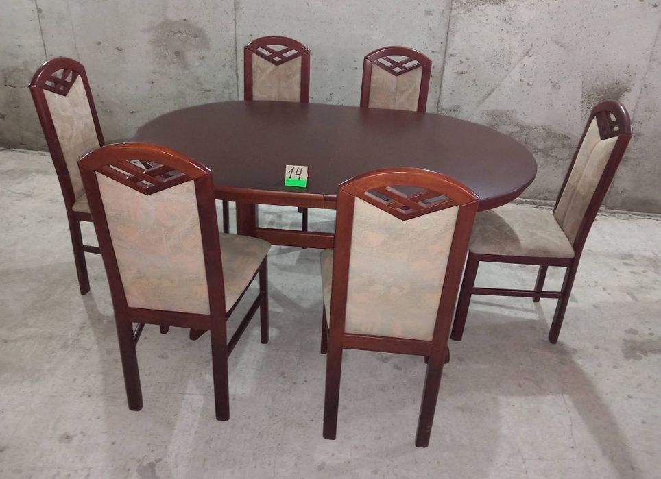 Комплект масивна разтегателна маса с 6 стола.
Внос.
Размери широчина