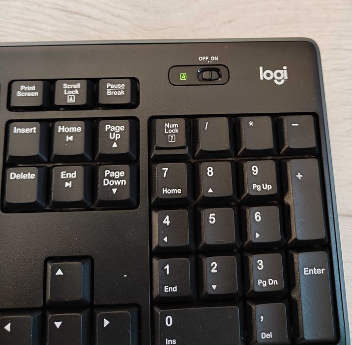 Продам Logitech MK270 комплект клавиатура + мышь