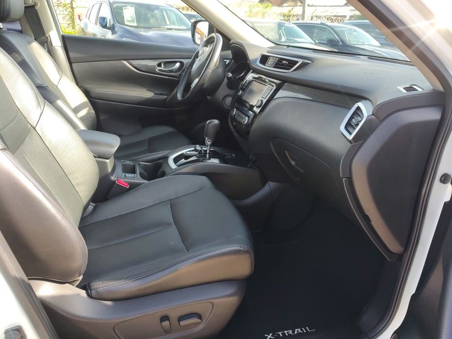 Nissan X-trail  automat   panoramic   piele  euro 6   Line assist  xenon