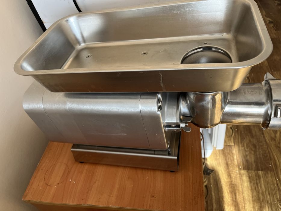 Мясорубка электрическии