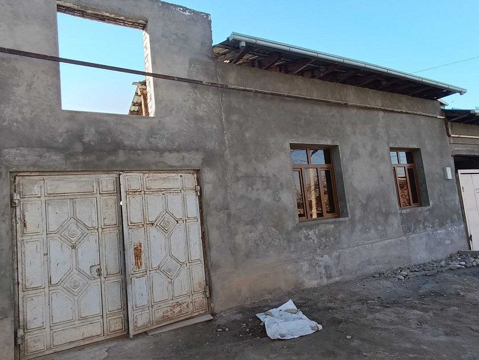 Назарбекда файзли ховли сотилади. NR494/172