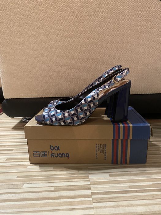 Лаковые туфли женские