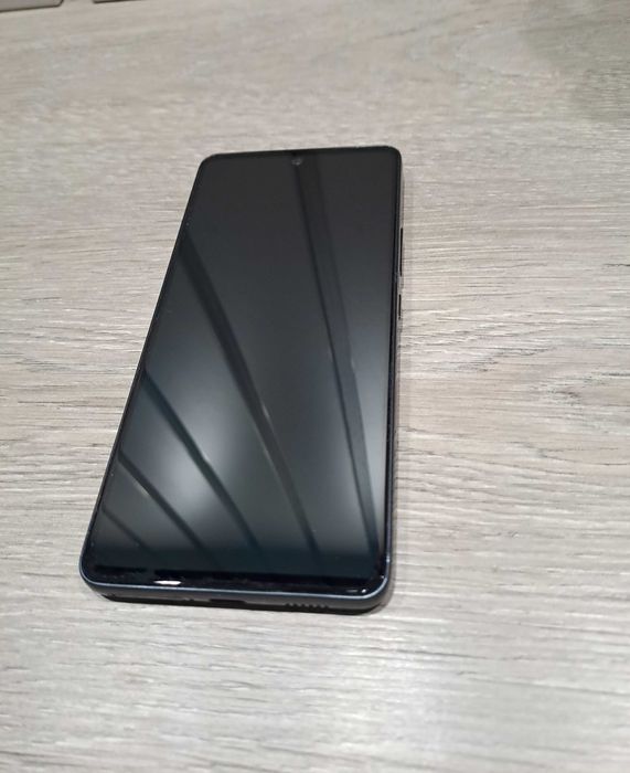 Telefon Samsung in stare foarte buna A53 5G + 9 huse