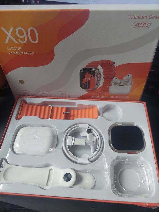 Комплект X90 Ultra, 4 in 1, Смарт Часовник, Безжични слушалки, Силиконов протектор, Силиконова каишка, черен