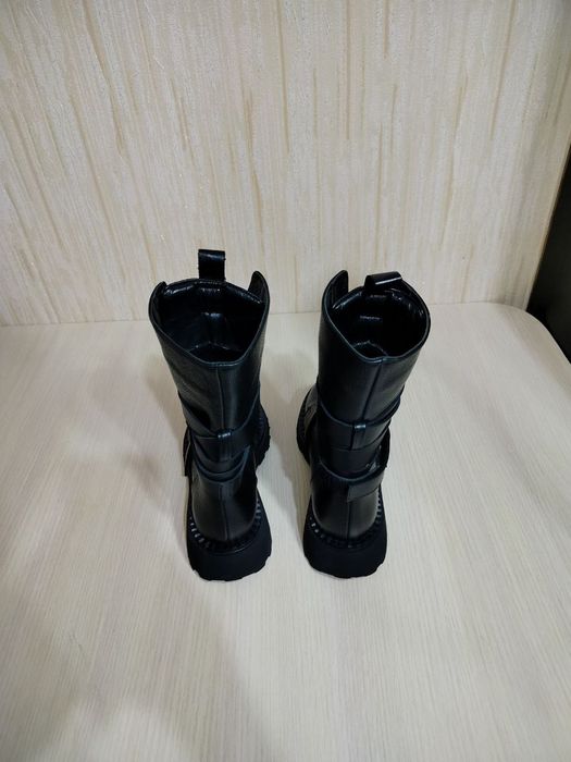 Новые женские ботинки