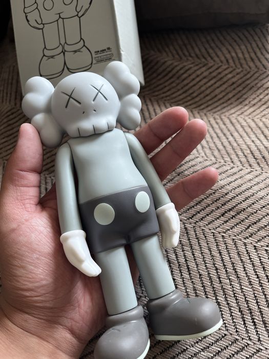 Декоративные фигурки KAWS