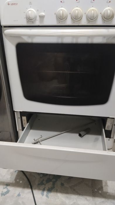 Газовая плита        .