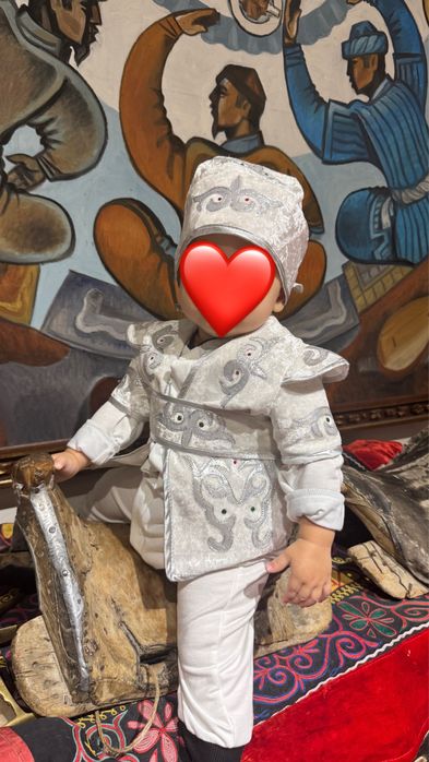 Продам костюм для мальчика