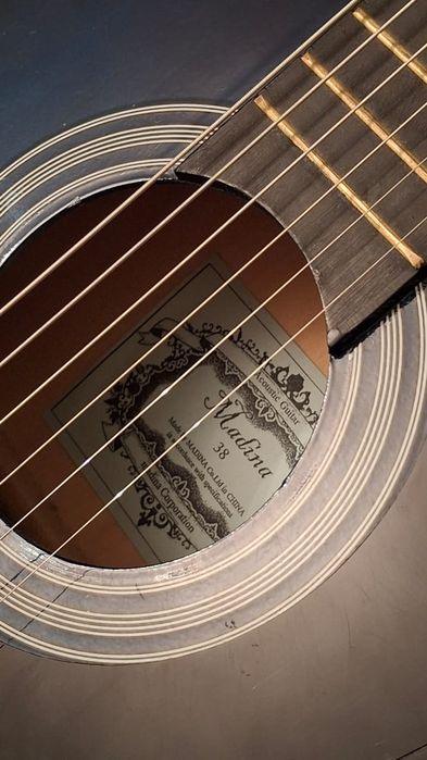 Акустическая гитара Madina (новые струны)
