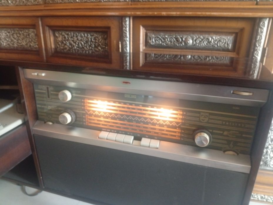 Ретро радио шкаф philips – лампов звук и стерео