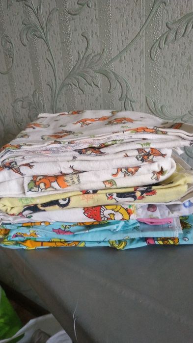 Продам манеж до трёх лет + вещи в подарок