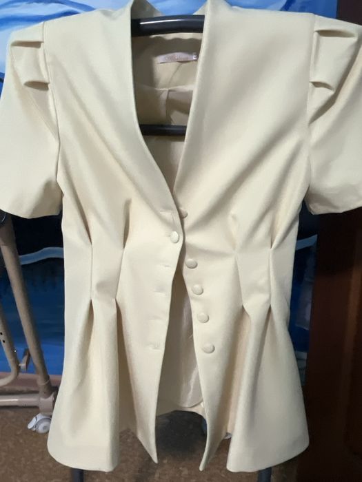 Продам жакет лимонного цвета