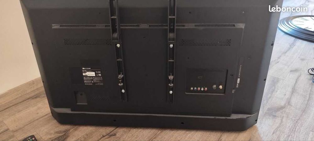 TV LED LG 109 cm - Garantie + suport perete