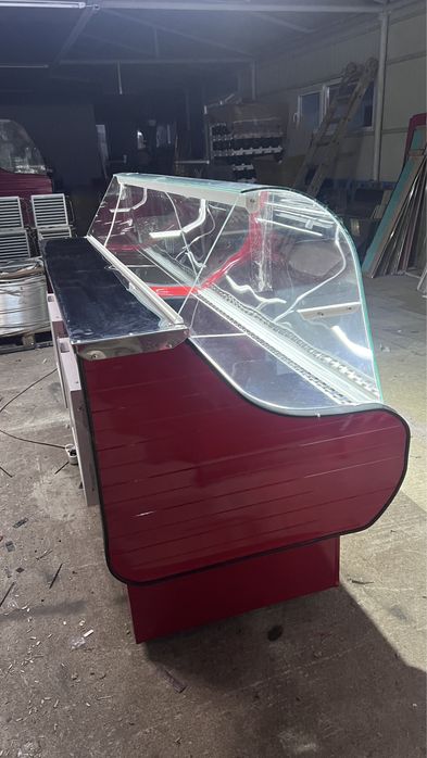 Vitrina frigorifica orizontala pentru mezeluri cu lumina led