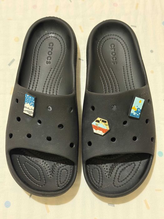 Продавам Crocs Classic Slide V2 Black, размер M10/W12 – EU 43–44