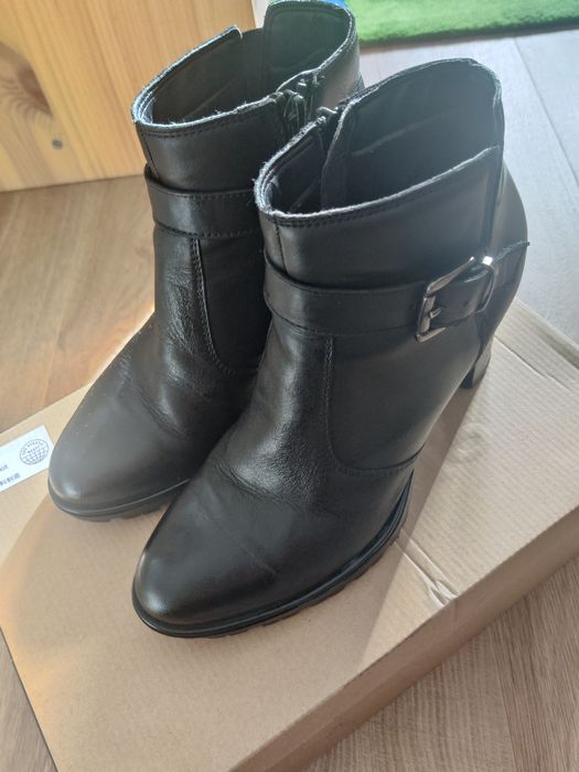Ghete din piele cu toc