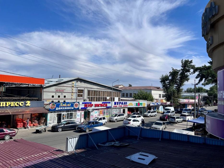 Сдается в Аренду в Центре базара 300квм с паркингом