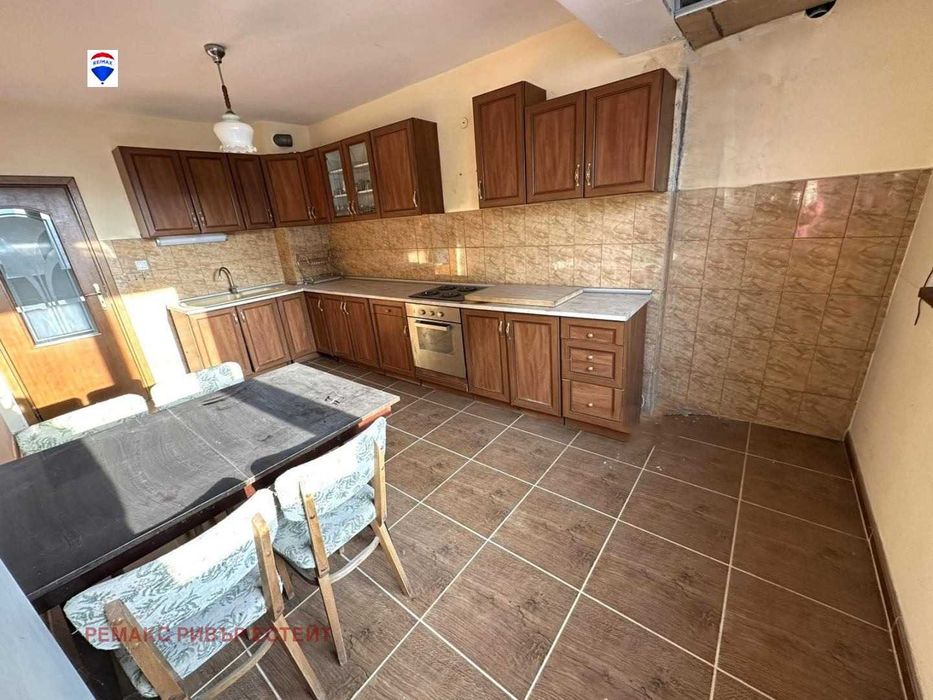 Мезонет с ГАРАЖ за продажба кв. Възраждане