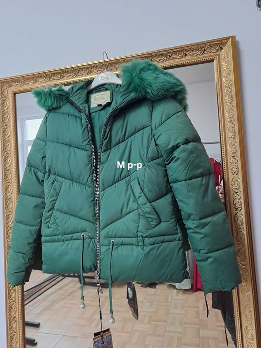 Ново дамско яке М размер