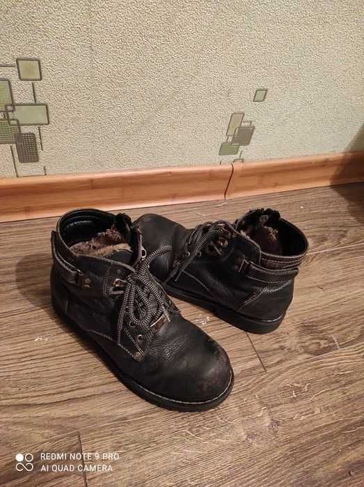 продаю кожа :ботинки и туфли на мальчика