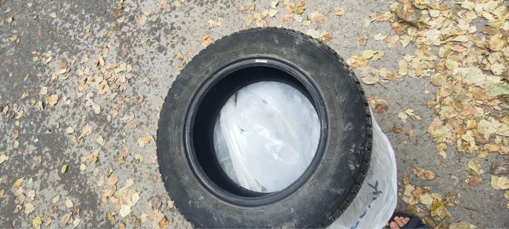 Продается шины в отличном состоянии.
