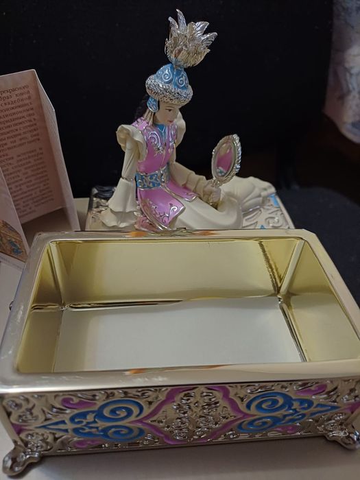 Продам шкатулку в национальном стиле.