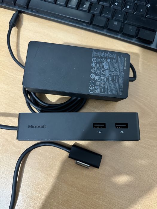 Dock Microsoft Surface 4-9