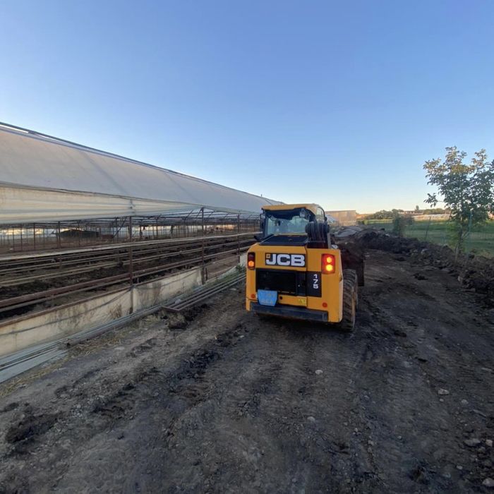 Минипогрузчик, бобкат, мини погрузчик.