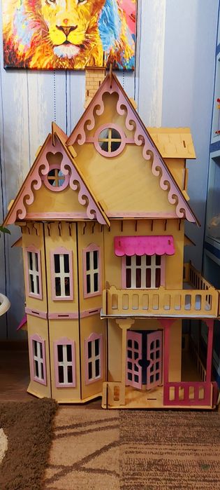 Кукольный домик .