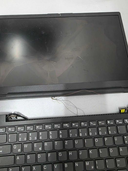 Лаптоп Lenovo V14 G4 AMN с AMD Ryzen 3 7320U