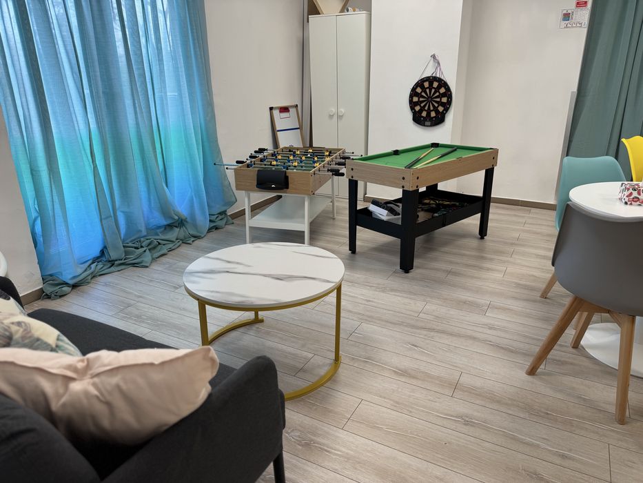 Set mobilier cafenea / loc de joaca/ after school