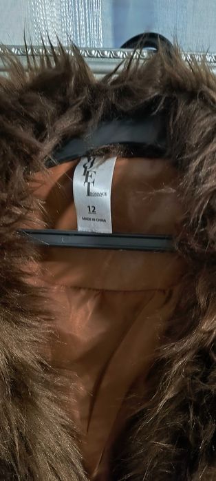 Тренч Изкуствен кожа с пух, размер М, 20 евро