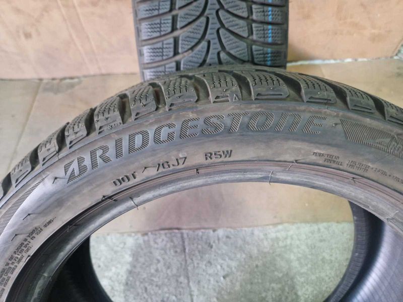 2 Bridgestone R18 225/45
зимни гуми DOT1723