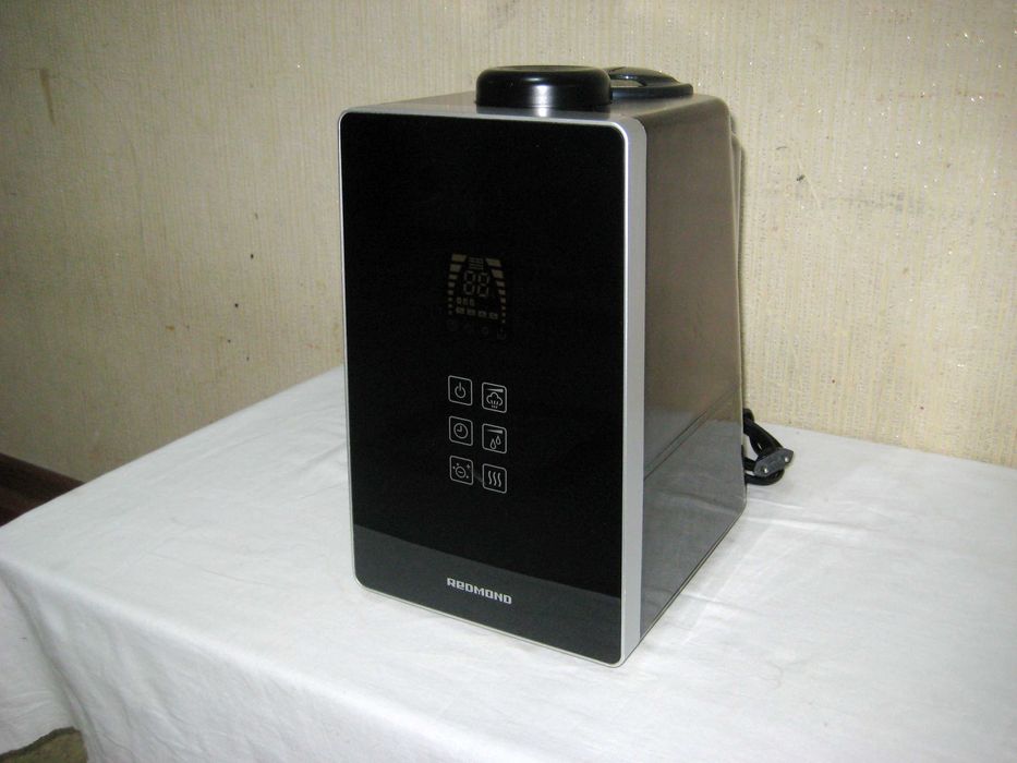 Ультразвуковой увлажнитель воздуха 5лт отлично работает почти новая!