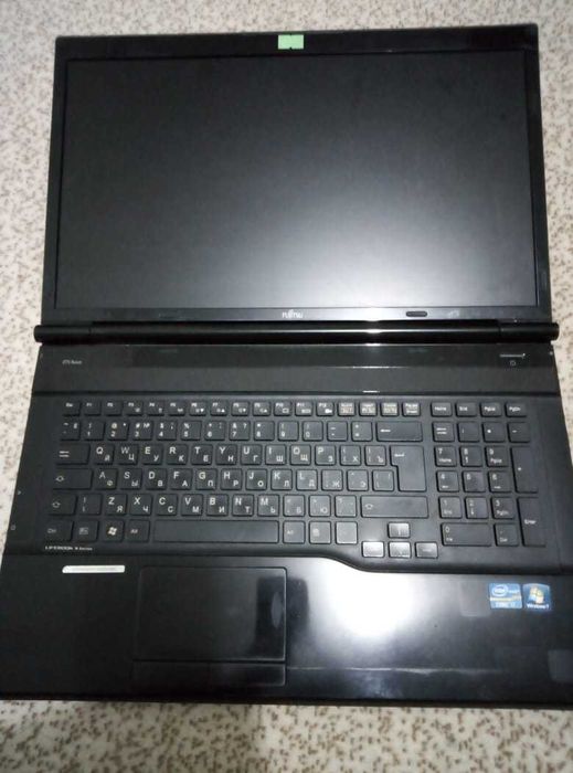 Ноубук срочно недорого