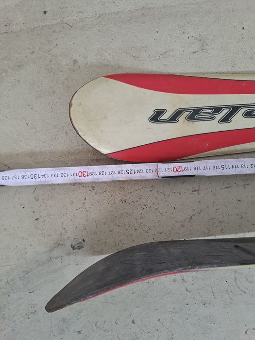 Schiuri de vânzare.