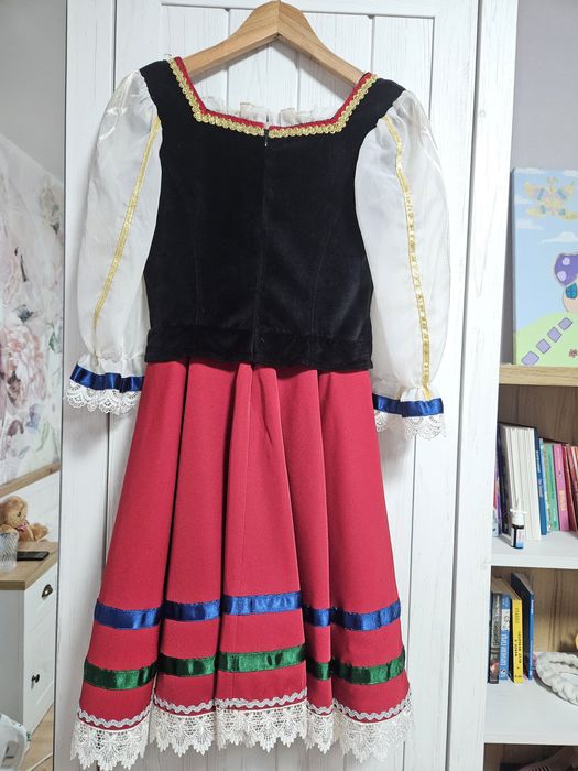 Унгарска рокля за характерни танци