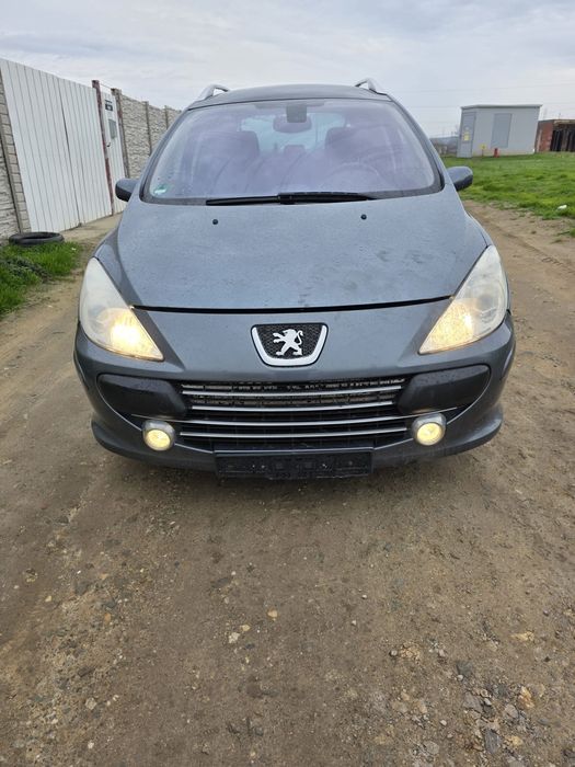 Dezmembrez Peugeot 307 2.0 hdi