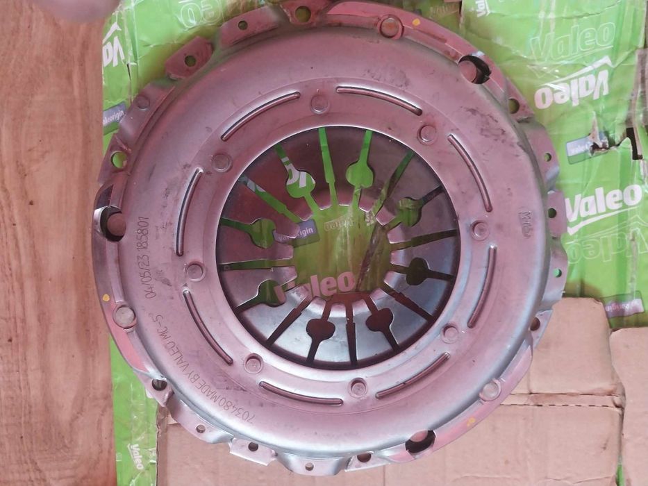 Vând placa de presiune și disc audi a4 b7 
700 lei preț negociabil