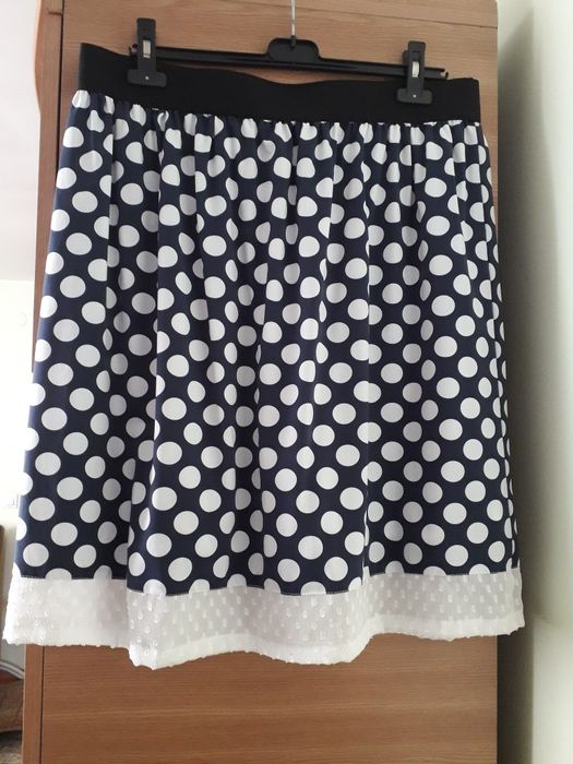 Fusta de vara cu dantelă